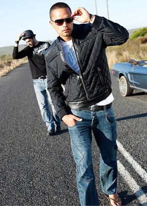 Blugi Standard fit 32 inch  